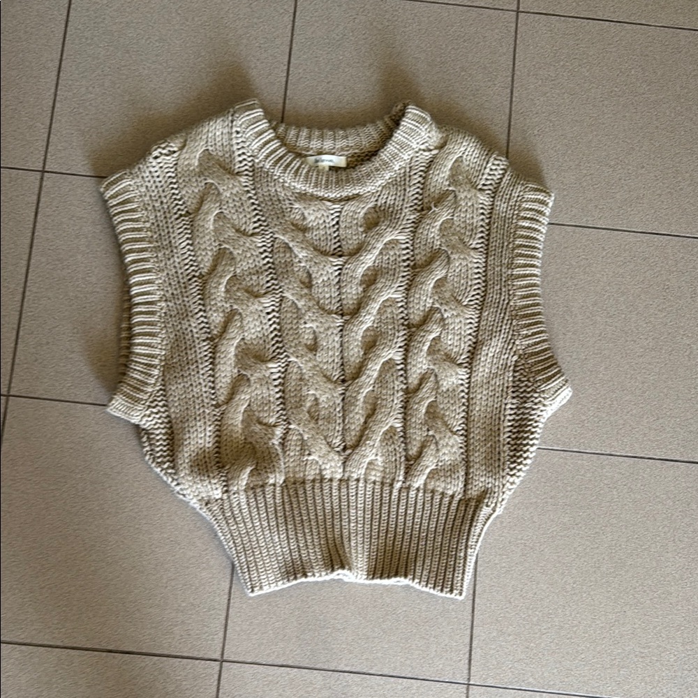 Chunky Knit Cable Sweater - Cream